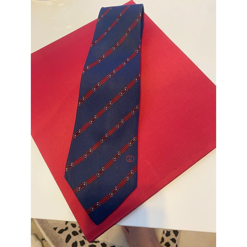 VTG. Gucci Silk Equestrian Horsebit Tie/Italy/Navy 3.25" W/56" L
